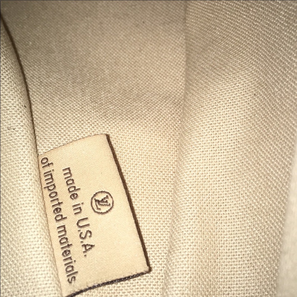 Traded** Louis Vuitton crossbody bag - Picture 4 of 16
